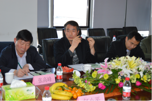 北京市工商联佘运副主席(中)、张峰处长(左)，北京市统战部曹杰处长(右)